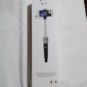 NWOT Solocam selfie stick/microphone